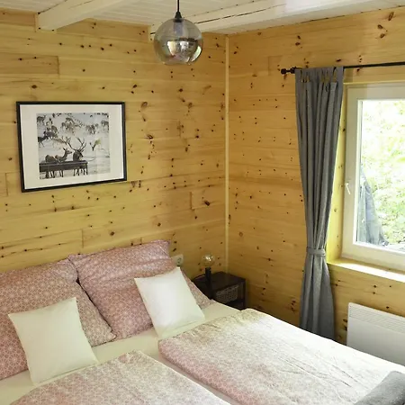 Erdei Kishaz Hébergement de vacances *